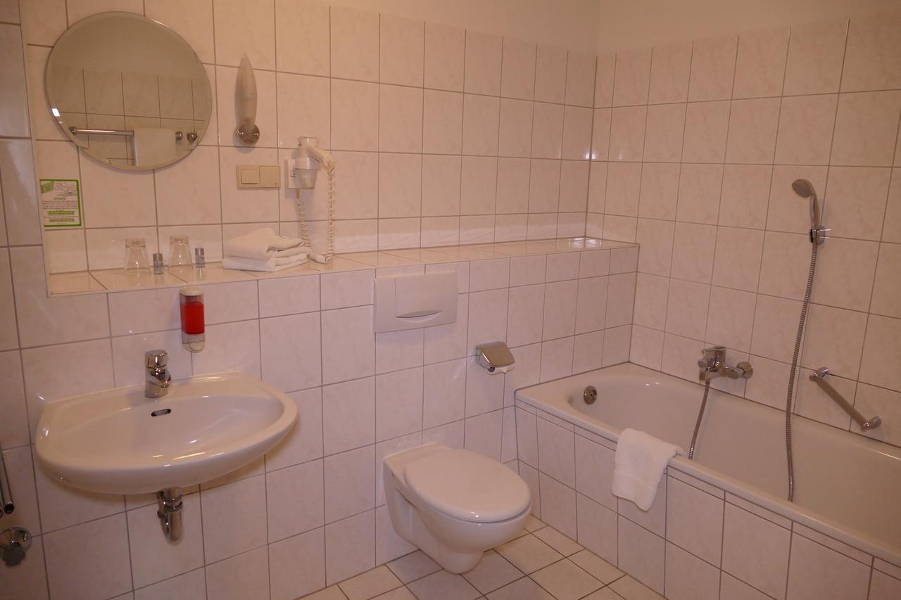 Hotel Am Dom Greifswald Bagian luar foto