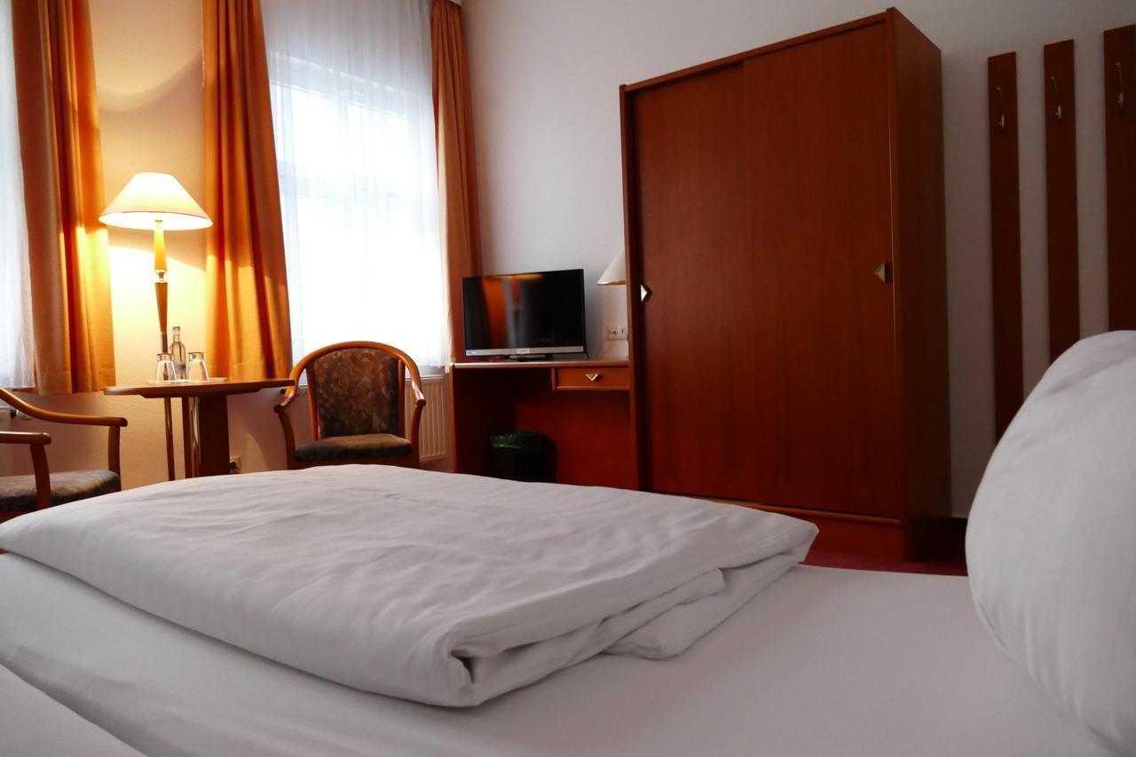 Hotel Am Dom Greifswald Bagian luar foto